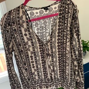 Forever 21 Black and White Long Sleeve